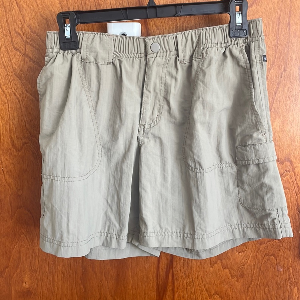 Columbia hiking shorts. Small. Khaki